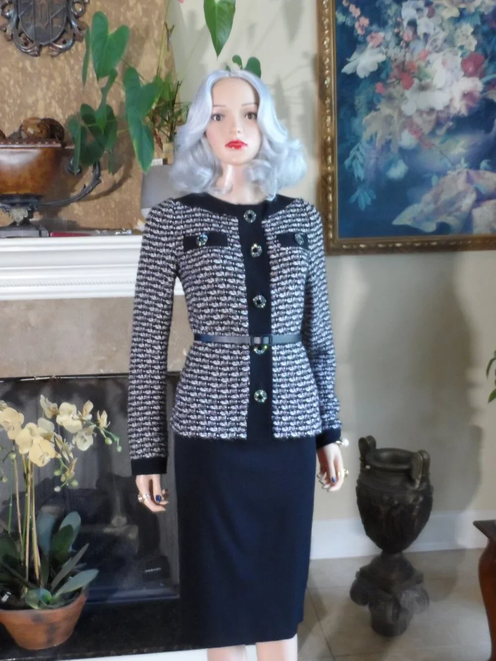 St. John Collection Bouclé Knit Skirt Suit Black Pink White Size 4 - Picture 2 of 16